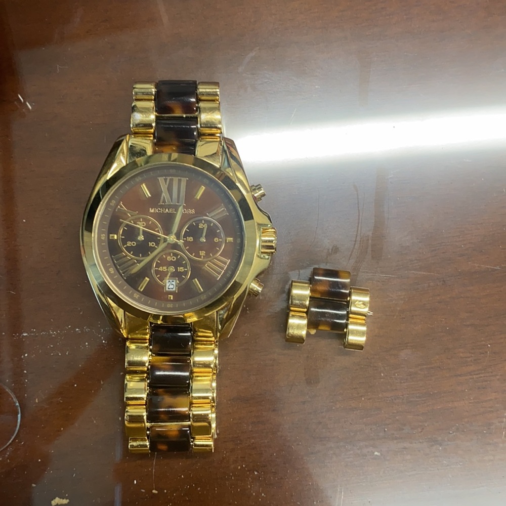 Michael Kor’s Tortoise Shell Watch - Picture 8 of 8